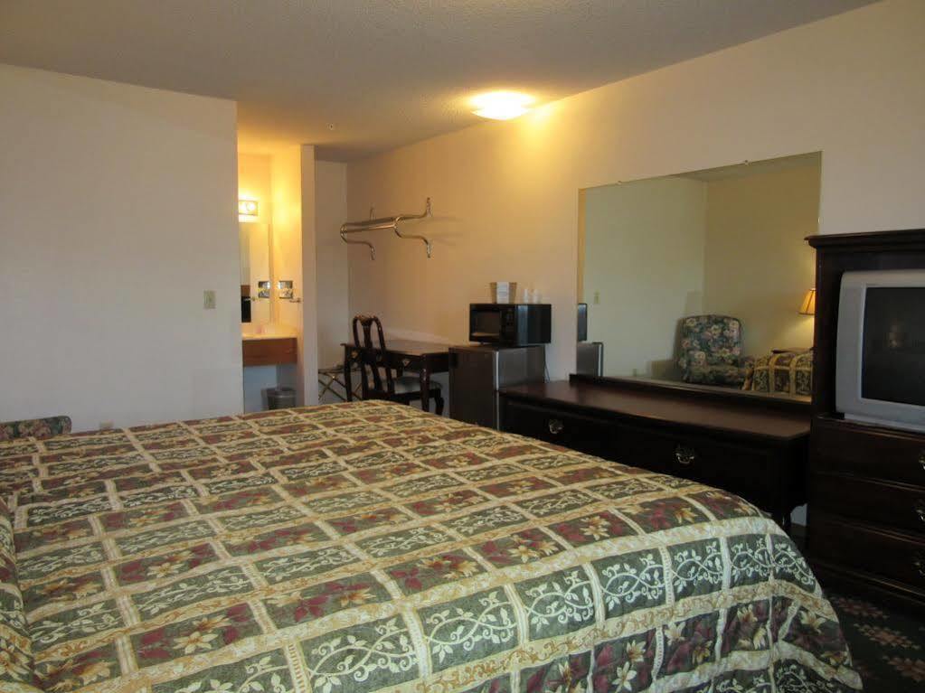 Western Holiday Motel Wichita Zewnętrze zdjęcie