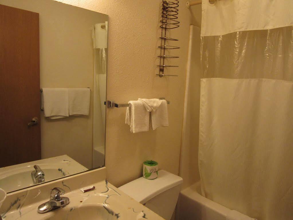 Western Holiday Motel Wichita Zewnętrze zdjęcie