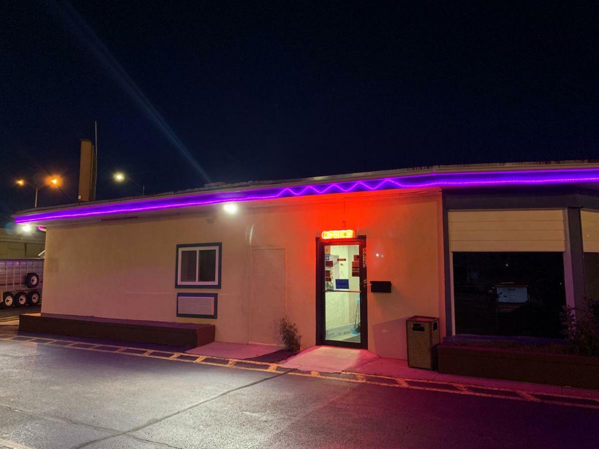 Western Holiday Motel Wichita Zewnętrze zdjęcie